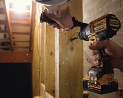 Ra Mắt Hai dòng máy khoan pin mới của Dewalt.